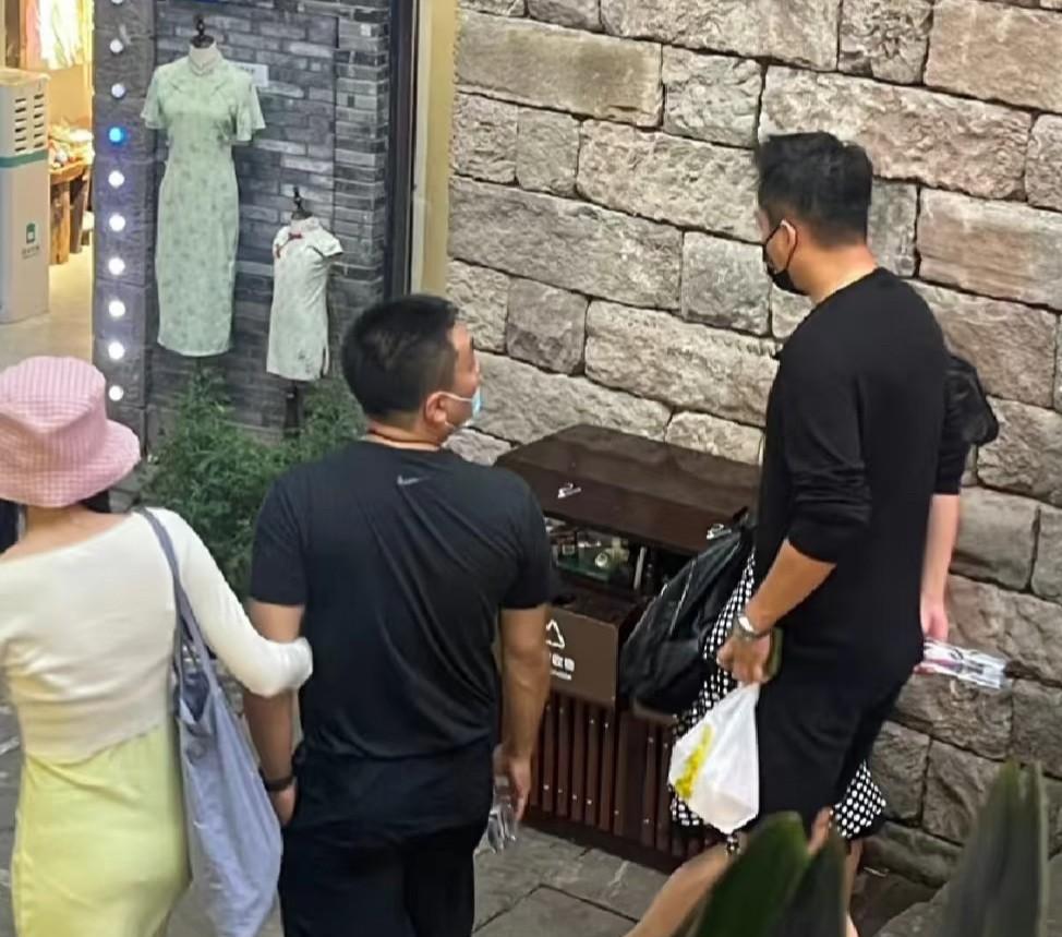 太逗了汪小菲就是典型的娶了媳妇忘了娘啊！今天一大早就领着马筱梅回湾湾，跟小玥儿