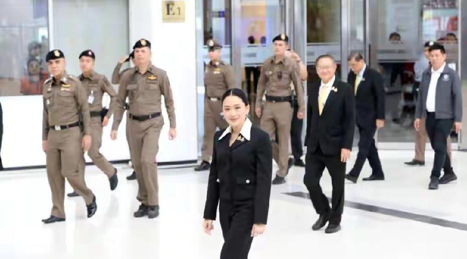 6比3佩通坦出局，没想到会输的她，转身前留下一句话，真正危险的是洪森29日，泰