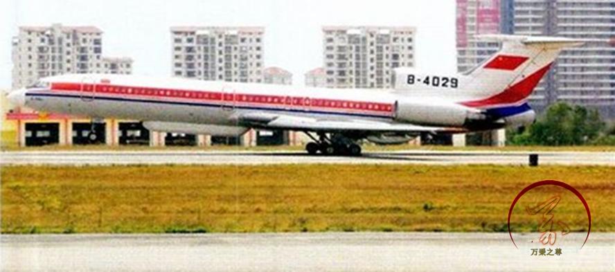 图-154是苏联上世纪六七十年代的产品，自动化程度不高，故障率高、耗油量大，几十