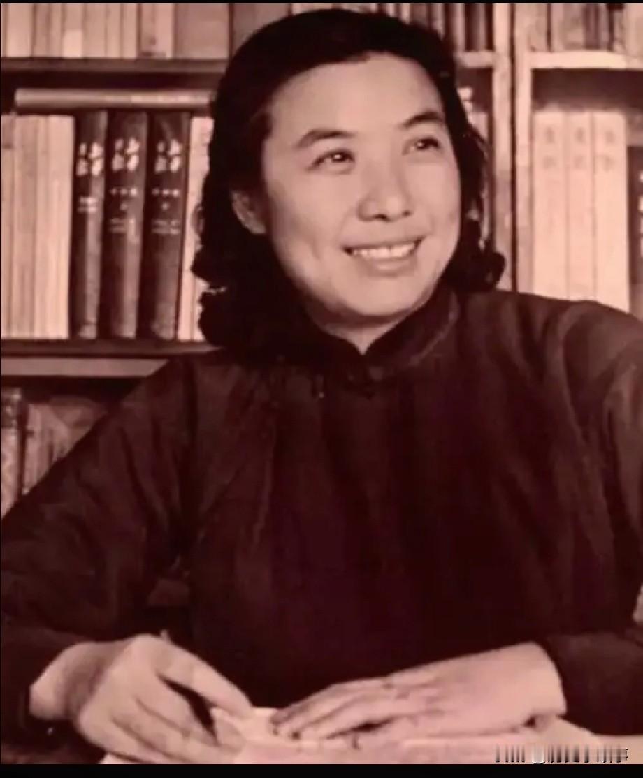 姐姐孙维世在狱中惨死七年之后，她的亲妹妹孙新世做出了一个令整个北京城为之震动的决