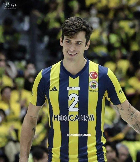 排球转会动态1月23日，据土耳其媒体报道，在自由人阿卡塞斯米下赛季将转会瓦基弗