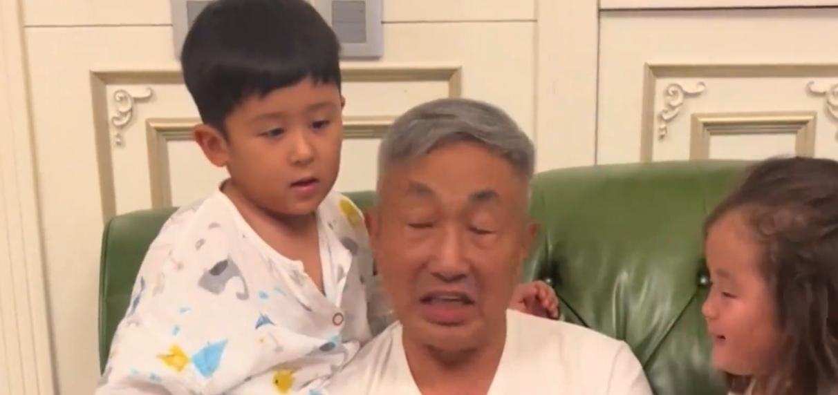 爷爷力爆棚！68岁老戏骨杜源为孙女应聘幼儿园保安竟被拒网友爆料：老戏骨杜源为方
