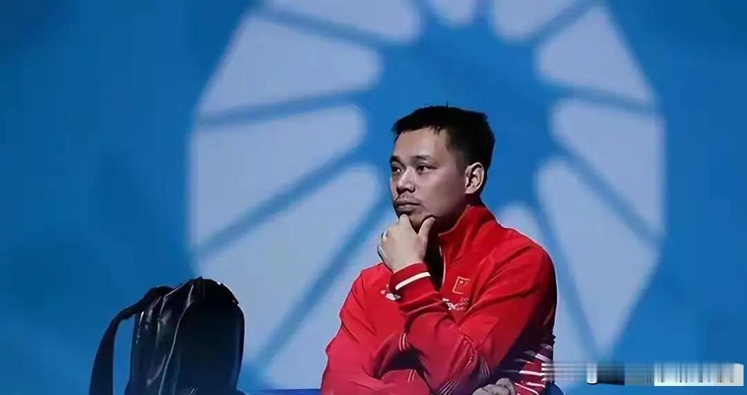 鞋子落地了，国羽成绩不下滑才怪！刚刚收到确定消息，中国羽协主席、一把手张军官宣