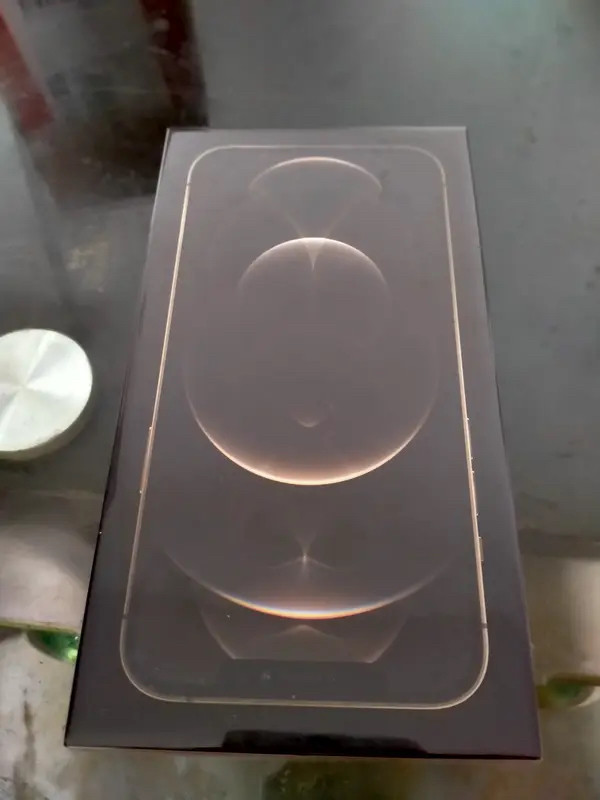 iPhone18系列居然爆出？.！苹果18抢购潮苹果18配色苹果首次分两批发布：•2026‑09‑1