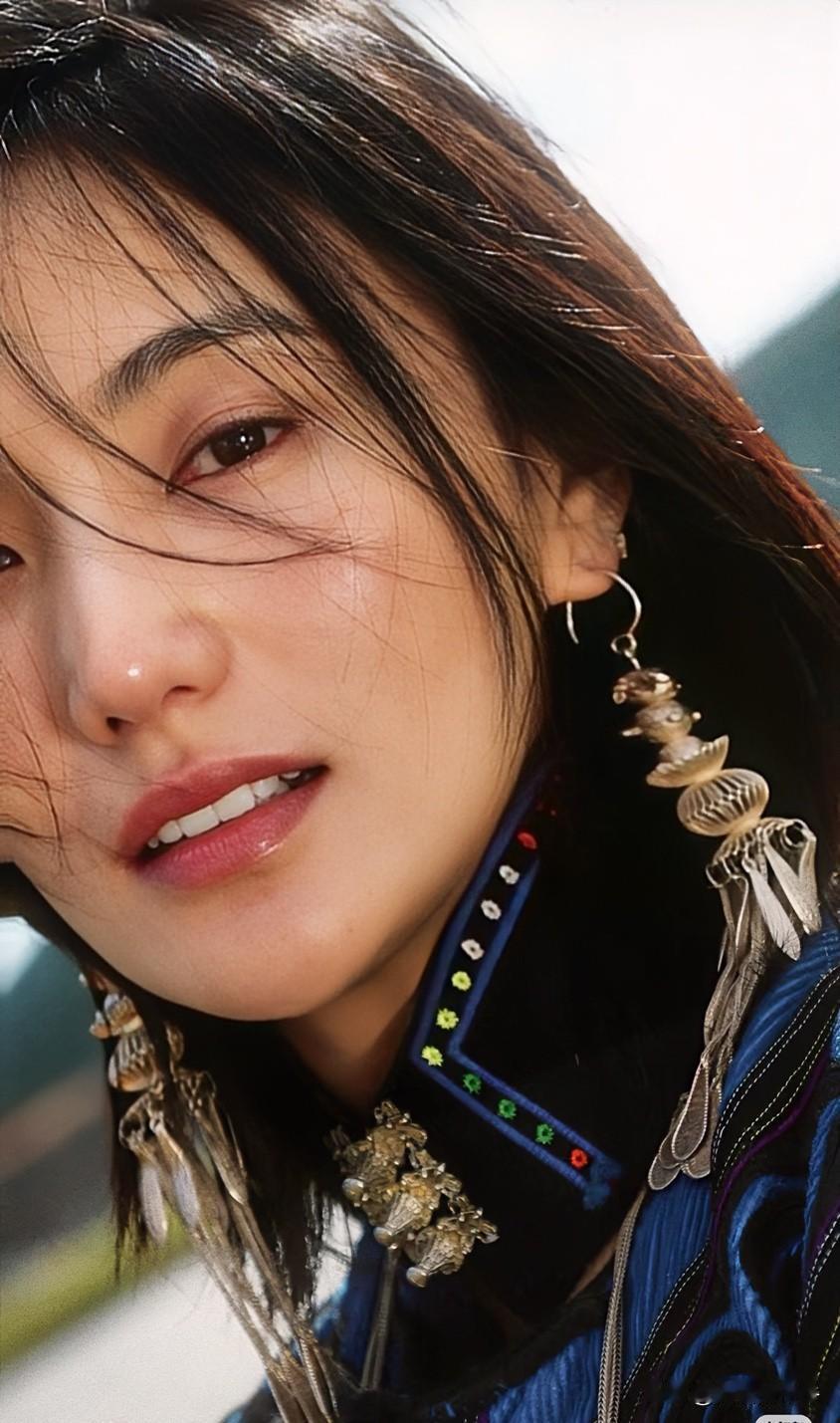 海哈金喜前脚刚离婚，后脚500万轻轻松松到手。2025年10月14日，海哈
