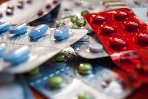 搞原创新药，向来是一场“九死一生”的豪赌。研发动辄十几年、砸进去几十上百亿，如果