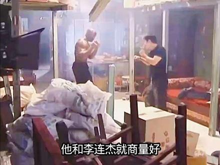 李连杰出手速度实在太快，快到胶片摄影机都拍不清动作