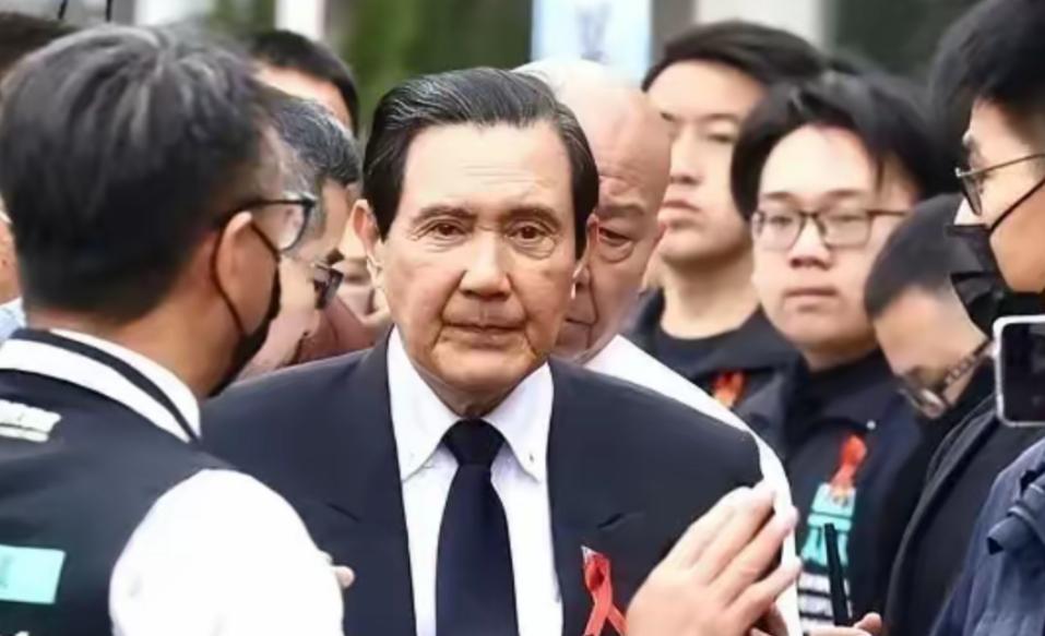 国民党突然来了个惊天大反转！很多人都以为罗智强是马英九派出来狙击郑丽文的“杀手”