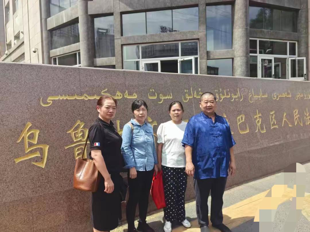 挂靠劳动关系“买社保”案后续：41名农民起诉乌市政府那本红本子李建国捏着