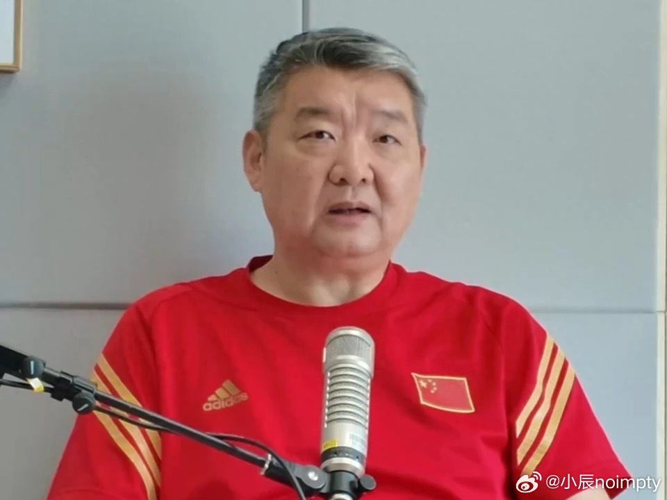 前国青主教练教练李焕宁：副攻现在是王媛媛跟王奥芊，王媛媛可能刁琳宇给她传可能稍微