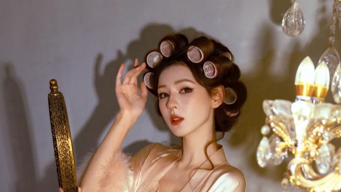 张予曦的包租婆妆造, 这感觉对了吗?