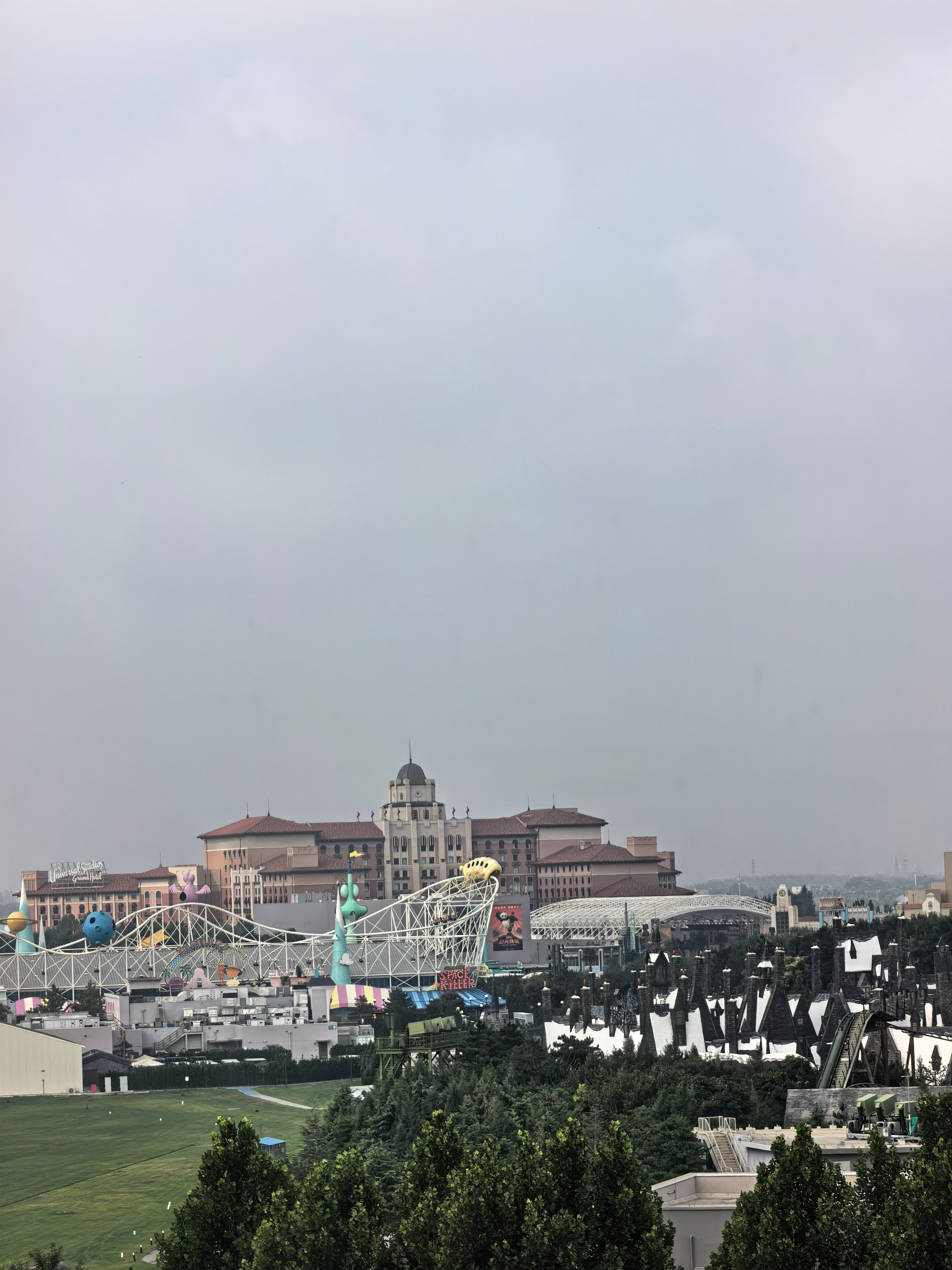 从今天起俩娃陪我出差一周公费出差，车接车送，住好酒店确实挺爽，虽辗转各地也很辛苦
