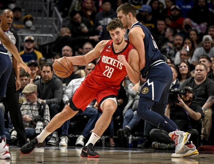 火箭最后一投这战术，真是乌度卡布置出来的吗？落后3分，执行绝平3分投篮的人，竟