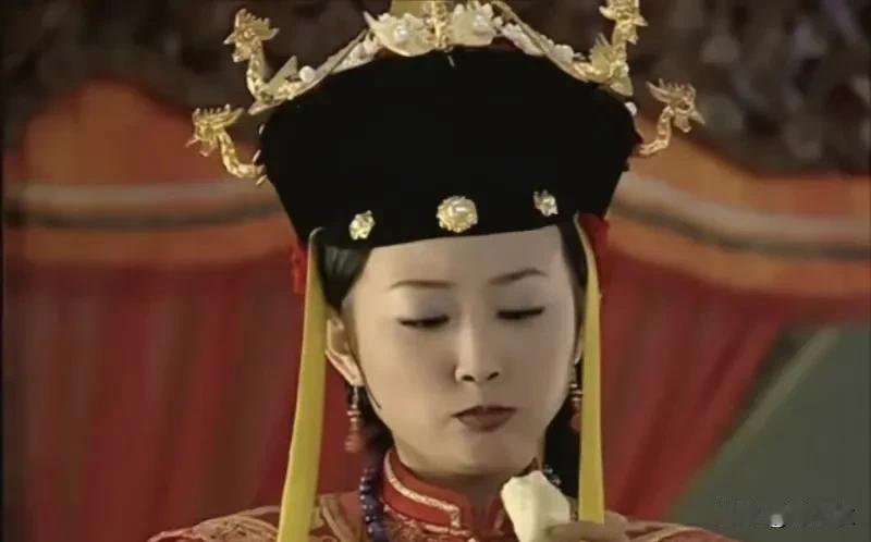 孝惠章皇后，嫁给顺治无宠，还差点被废后，却没有想到顺治先没了，所以她成了太后。