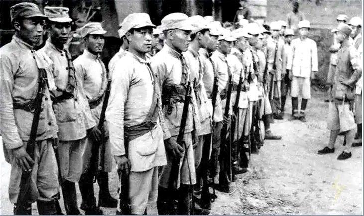 1938年，八路军三次上门求见军阀吴佩孚，竟搬回3挺重机枪，这些装备后来让侵华日
