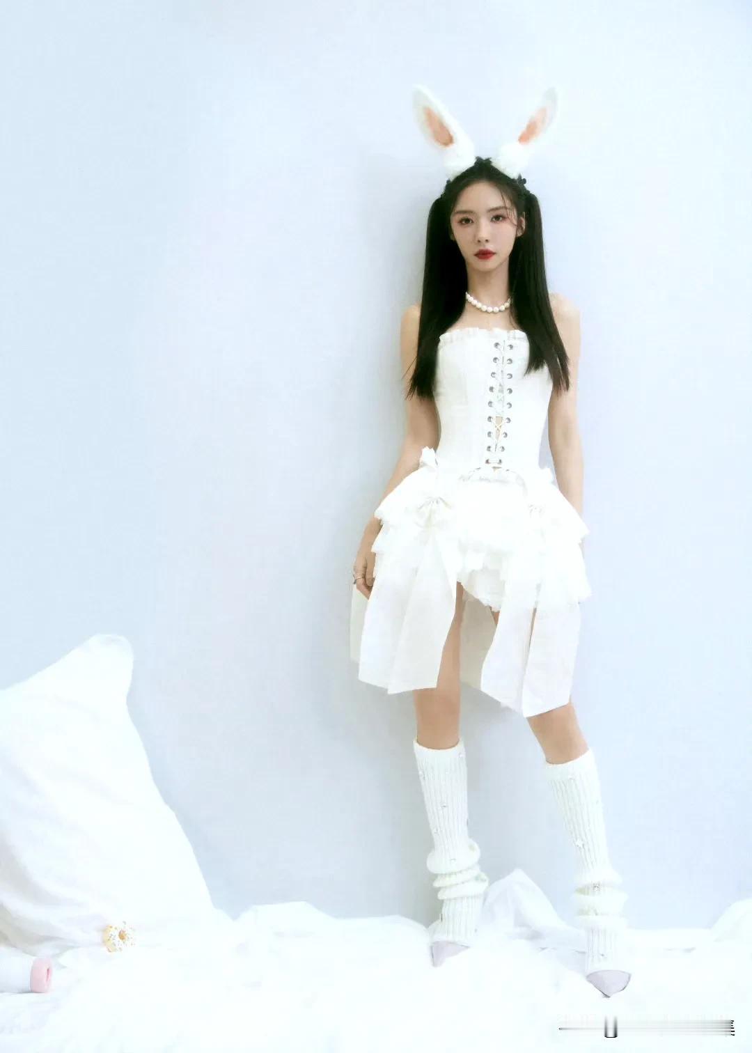 蔡文静，那个穿着白色堆堆袜的“兔女郎”​​​蔡莹莹穿搭堆袜穿搭堆袜穿搭
