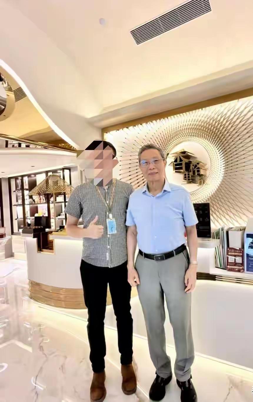 九十载风骨长青，钟南山院士才是真正的国之脊梁什么是民族英雄？什么是国家功臣