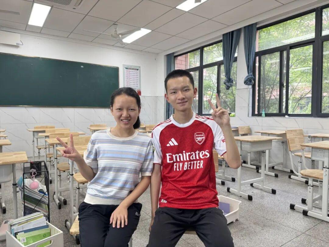 学霸兄妹，16岁妹妹比18岁哥哥高考成绩优异安徽池州一家两兄妹上了热搜