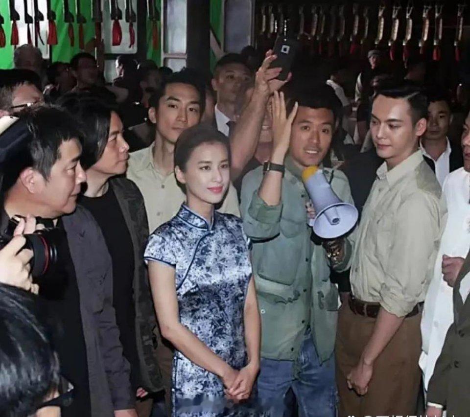 杨子之前就是不舍得离婚，看到这张照片我明了​​​