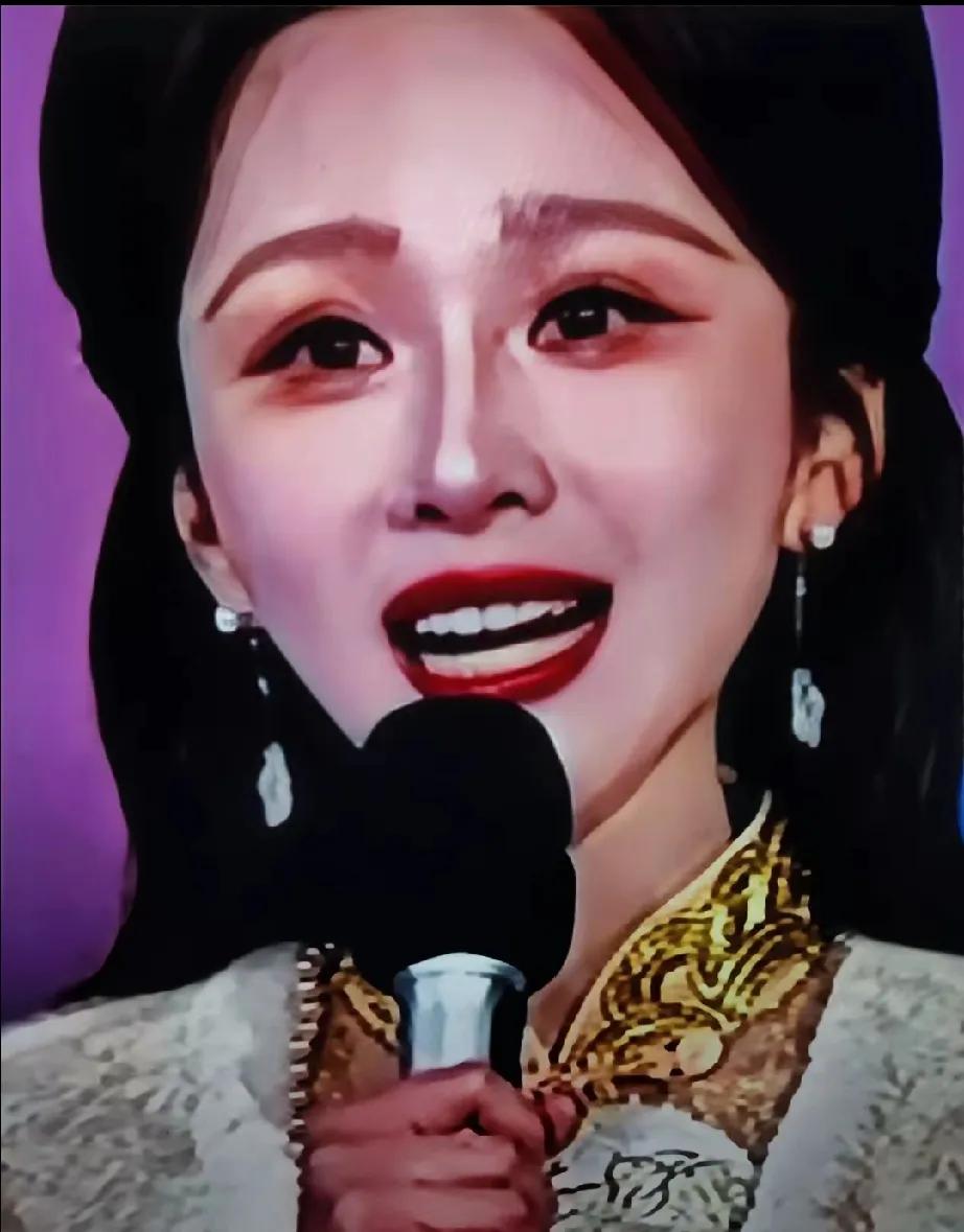 昨晚央视跨年晚会，本期待一场视觉盛宴，结果大跌眼镜！镜头里竟难觅真人自然之美，妆