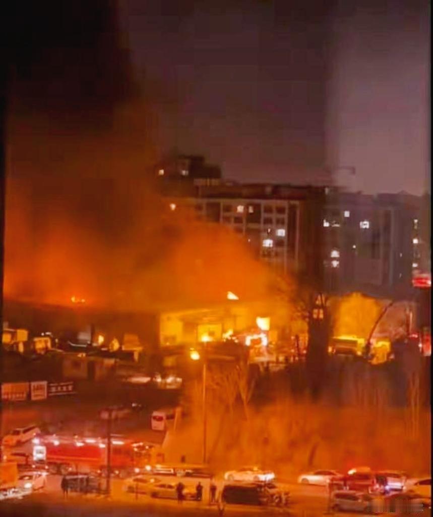 离谱！榆林粮库大火烧6小时，管理漏洞比筛子还大？2026年1月14日深夜，