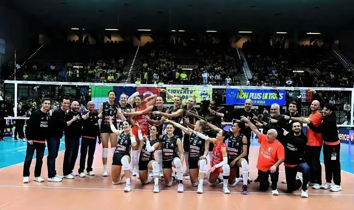 美国网友热议：中国航天员登月成功，NASA局长却酸了？