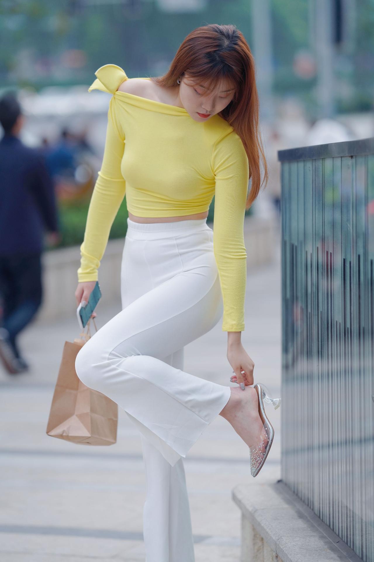 最心酸的不是累，而是你拼命努力，却依旧活成了普通人，还得安慰自己平凡可贵。