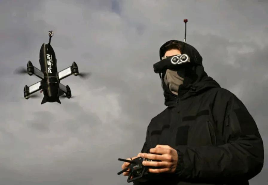 乌克兰公布“民族抵抗法”，宣布将对中小学生进行射击和无人机训练。欧洲新闻网报