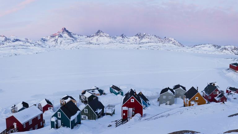 谁怕谁，法国严厉警告美国，如果敢抢夺格陵兰岛，那以后美国和欧洲就掀桌子了。 