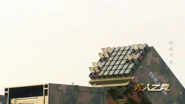 3月25日央视军事突然放出一段“过于先进”的画面：国产“阿特拉斯”无人机蜂群全流