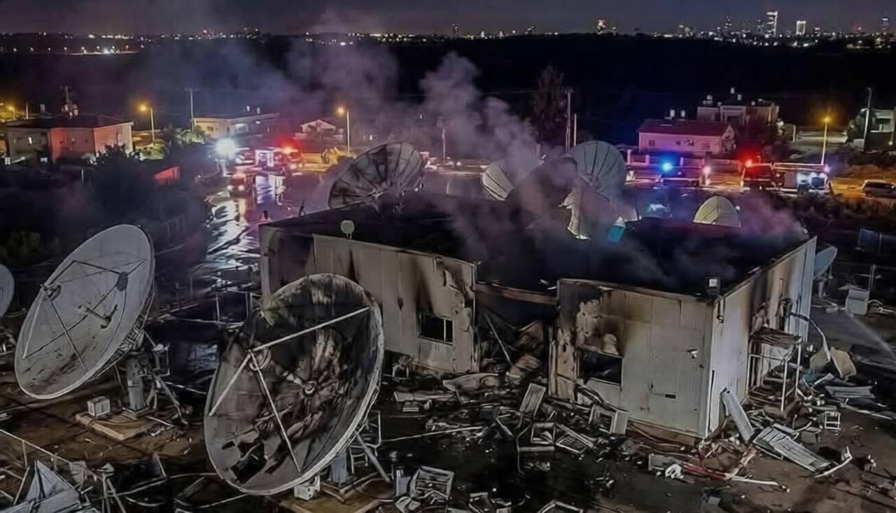 新闻快讯——以色列海法卫星通信中心遭导弹摧毁当地时间3月9日，以色列海法市