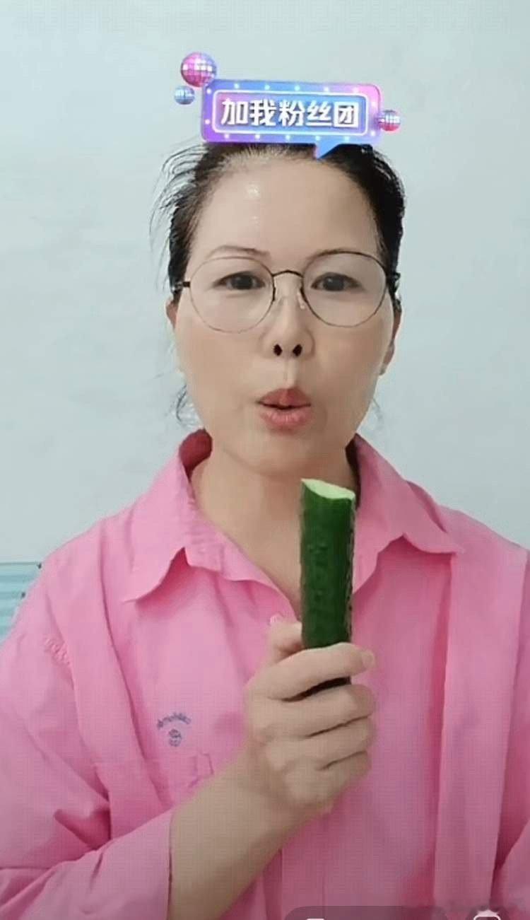 昨天刷到汪小菲家的保姆小杨阿姨直播，才知道原来汪小菲是这样的人。她直播时透露自己