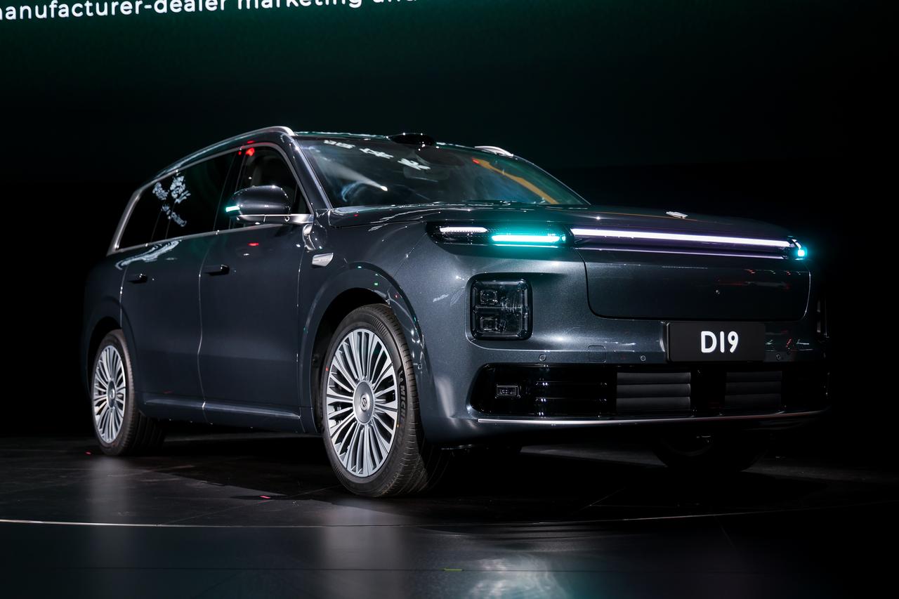 现在的旗舰9系市场，热闹非凡，乐道L90、问界M9等车型竞争激烈；这个细分市