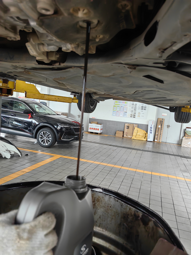 威朗pro换变速箱油用车一年半，行驶8万公里。第一次换变速箱油新款车，这套