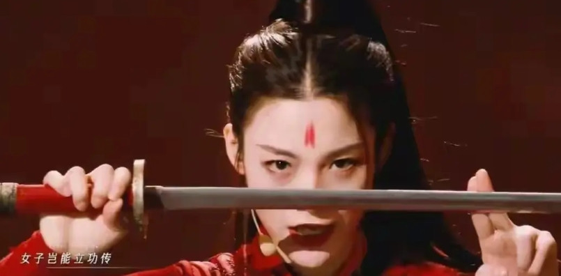 《镖人》真的可以重振武侠片吗？说老实话，首先看到繁简（字）并用的电影宣传海报就让