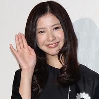 追女人非常简单，先混成熟人，接下来根本不用男人主动。就像你会借给陌生人钱吗？肯定