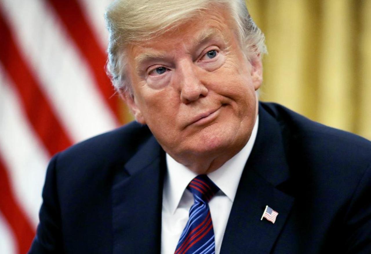 美国政府开始退还关税了，眼看白花花的银子从手里流走！据央视新闻报道，4月