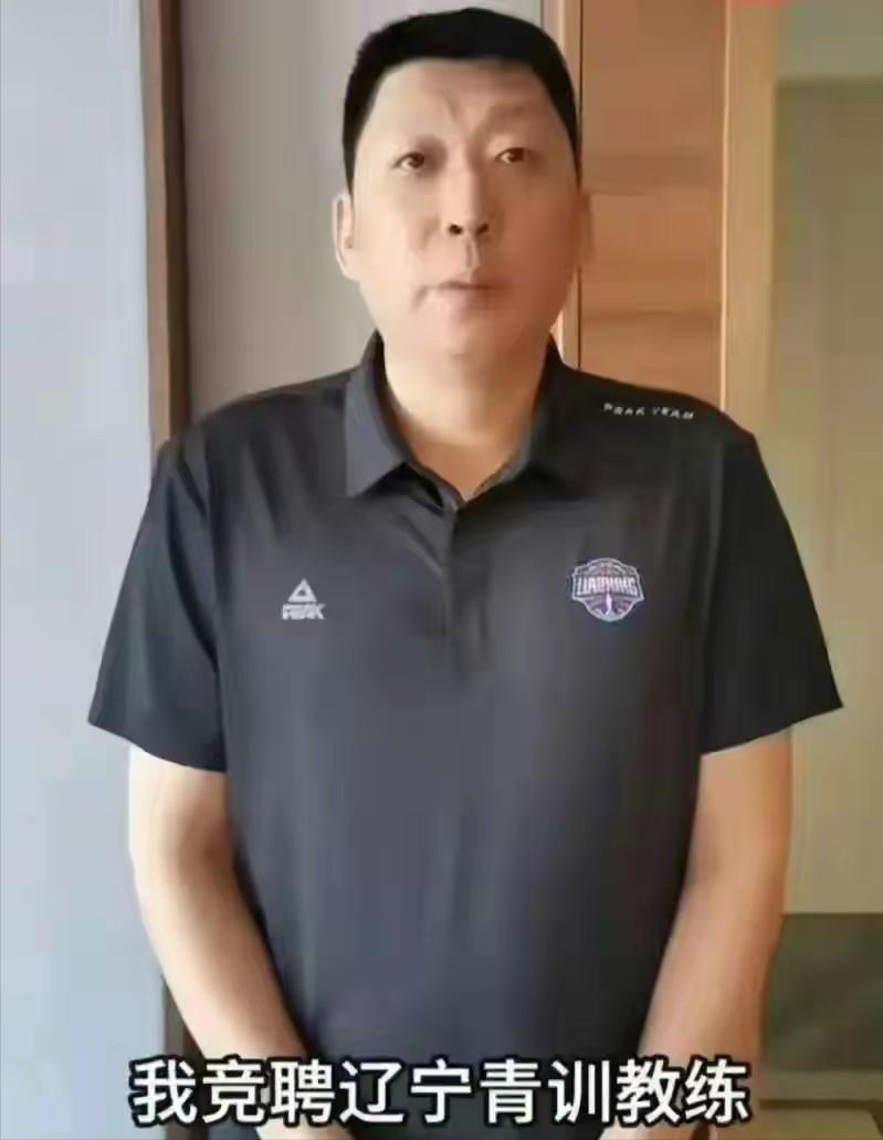韩德君左右为难！近期，为了提升自家球队青训的实力，辽宁男篮向外界招收优秀的青