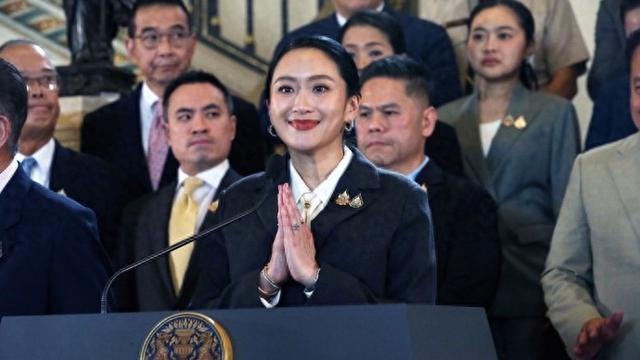 为泰党将召开重要会议, 佩通坦决定辞去党首职务