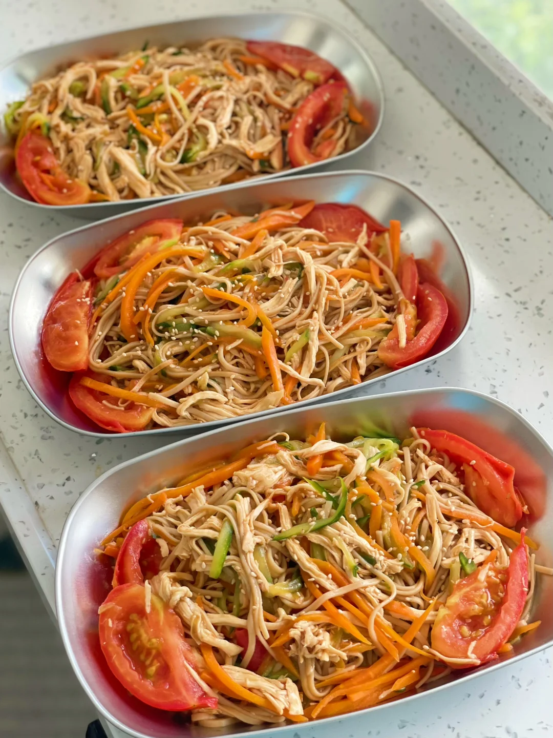 减脂人的干净漂亮饭|鸡丝蔬菜荞麦面🍝