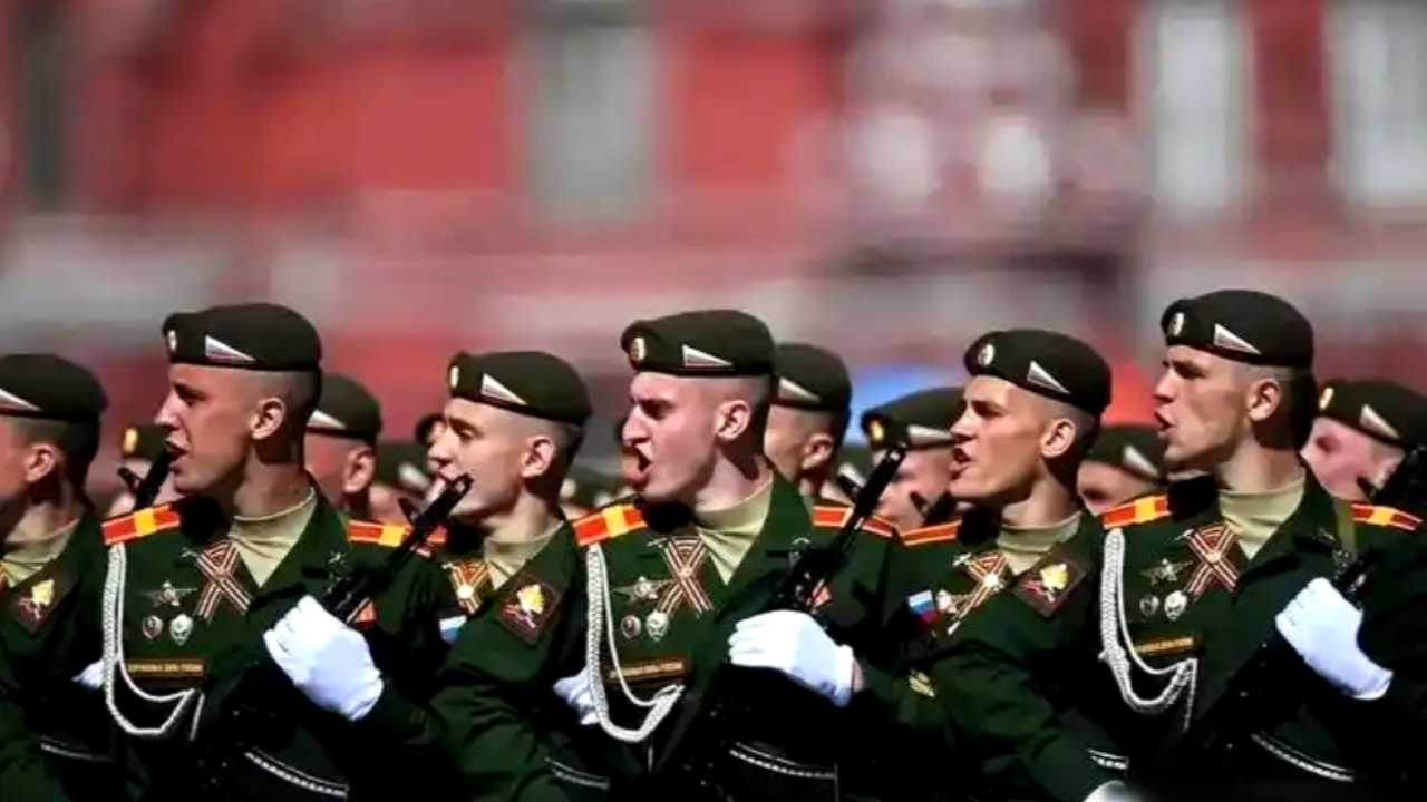 红场阅兵前全球瞩目,阅兵后全球表现冷淡,原来竟暗藏这些斗争