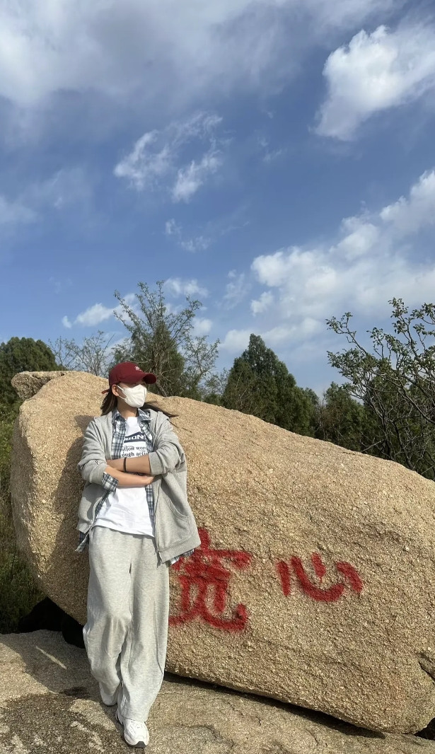 楼下邻居家里有个姑娘，29岁，我给她介绍了一个31岁，研究生，在一家国企上班，月