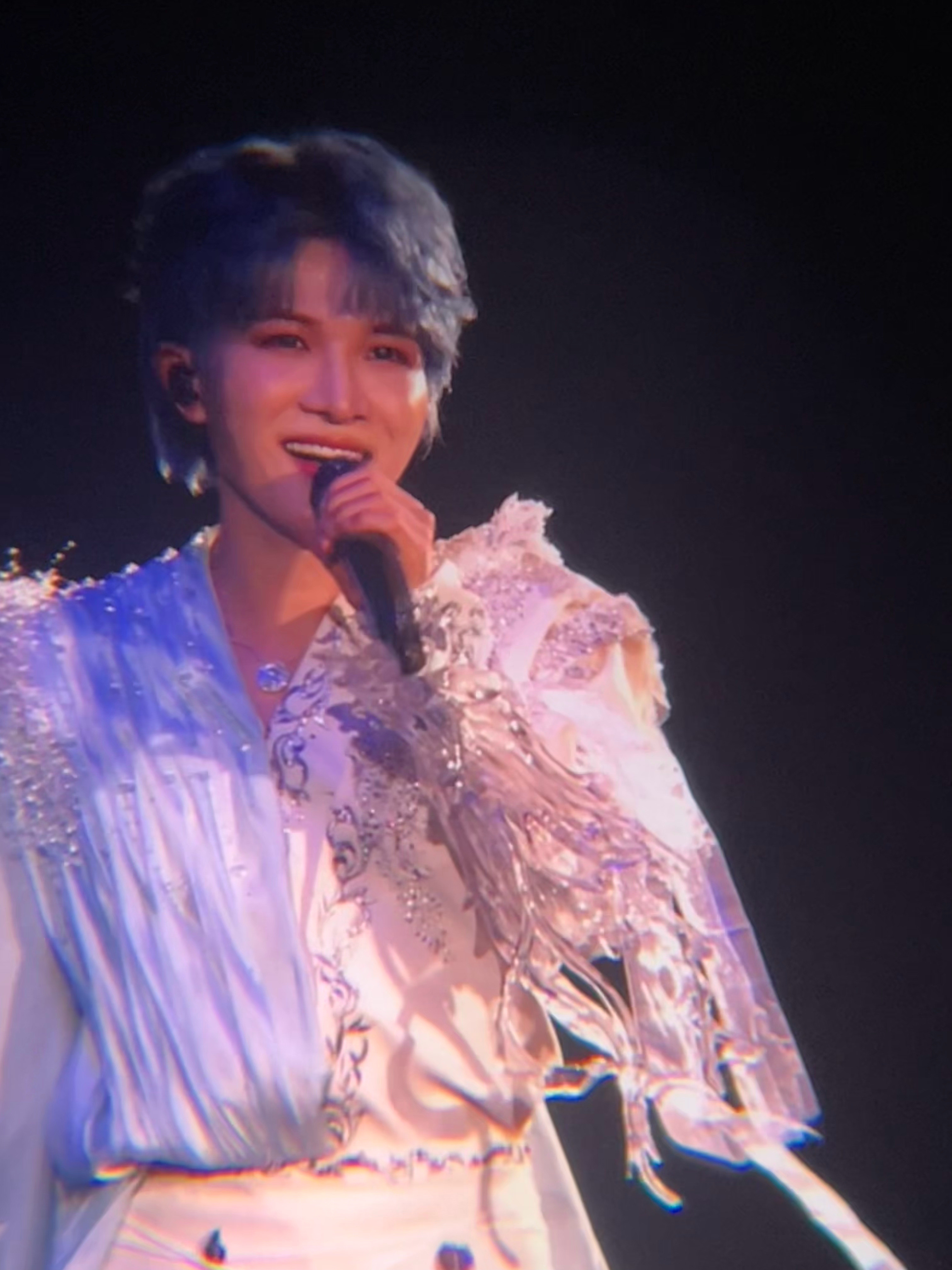 周深✨周深演唱会▸🎧⑉lı⑉lı♡这一次你走出了屏幕而我摘下了耳机​​