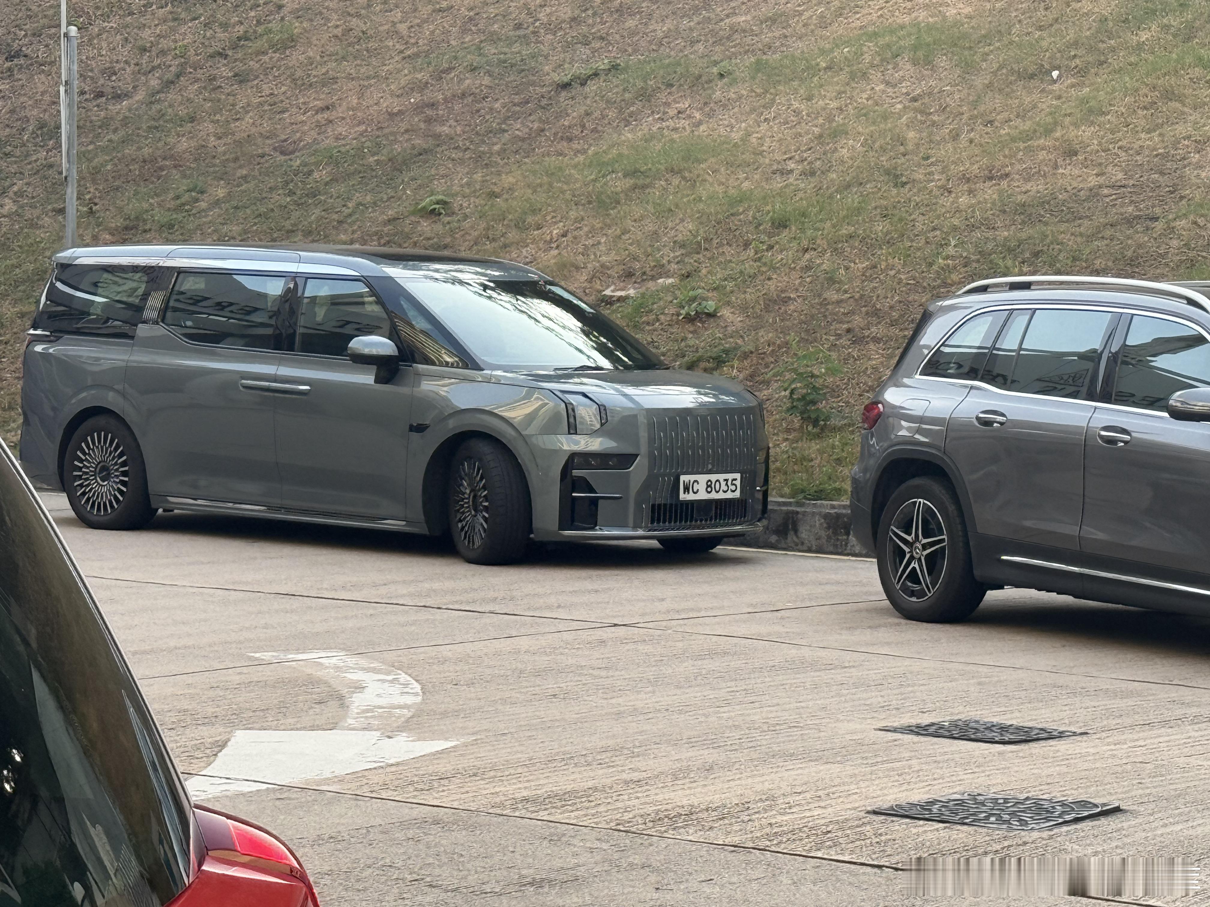 大家可能还没意识到国产车有多变态。现在香港MPV之王是卖得最贵的极氪009。登陆