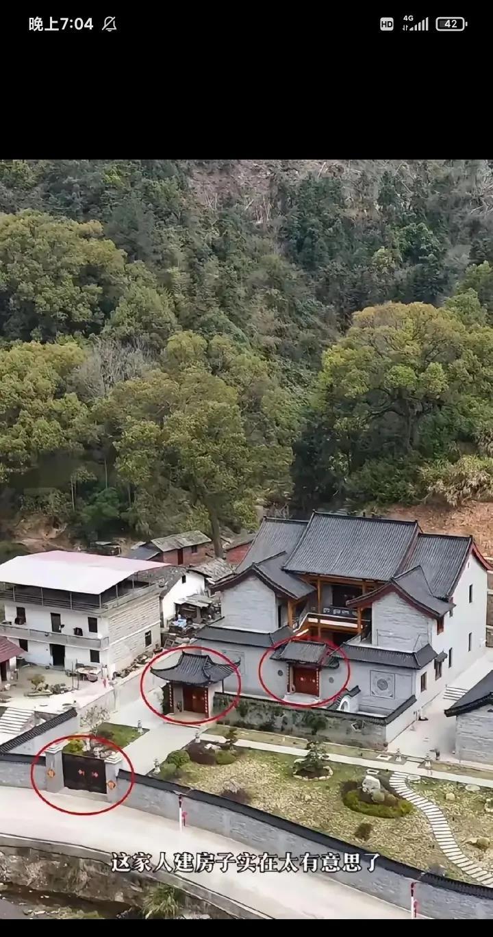这房子门也太多了吧。