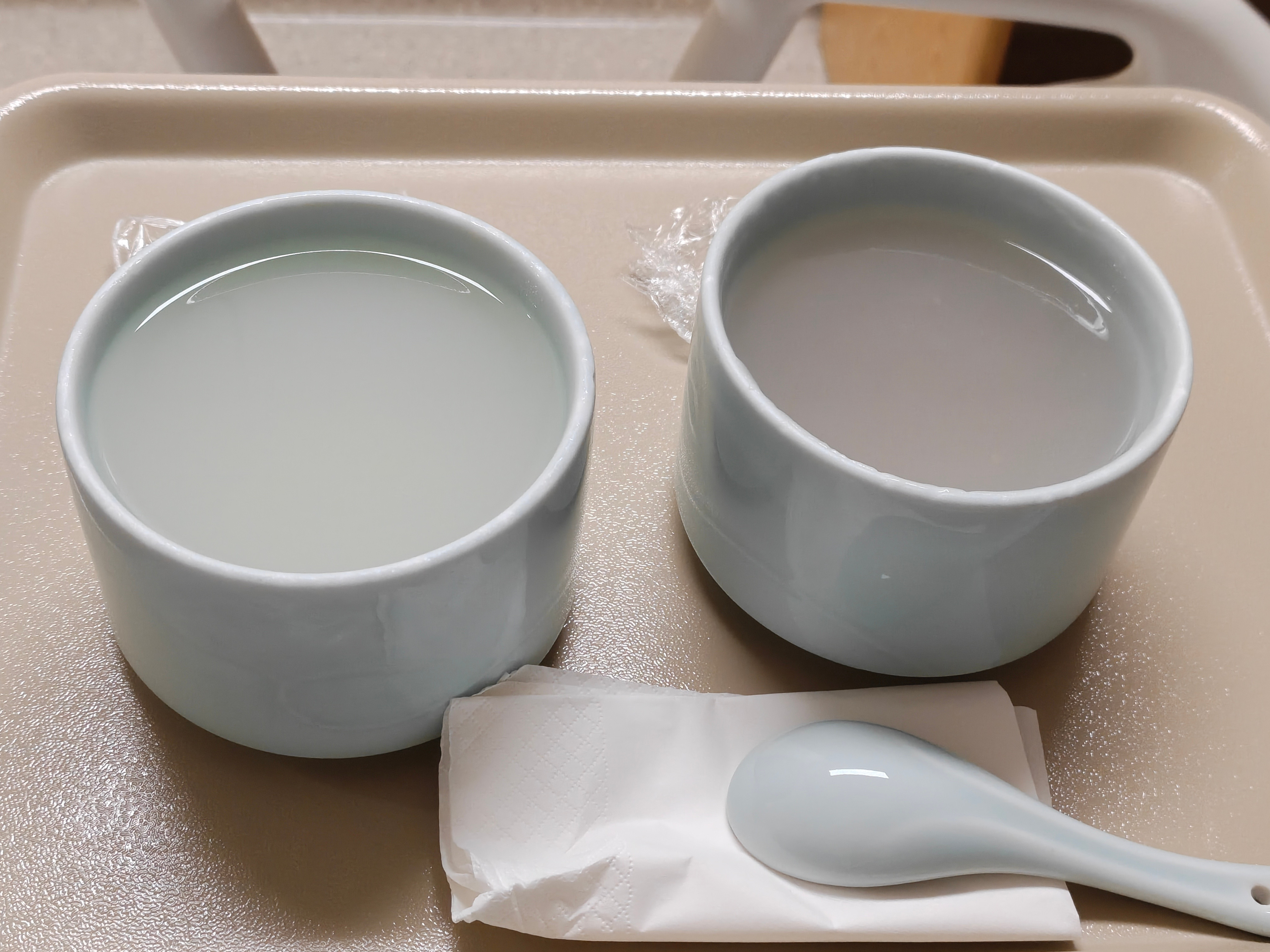 我的肠胃镜晚饭，这顿吃完直到明天早上做完肠胃镜就都不能吃了中午护士跟我说晚饭是藕