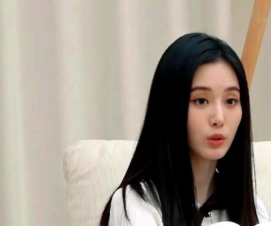 徐艺洋：“我这两年很少出门和朋友聚会，黄子韬也不喜欢我出门，他哪怕是在家里玩游戏