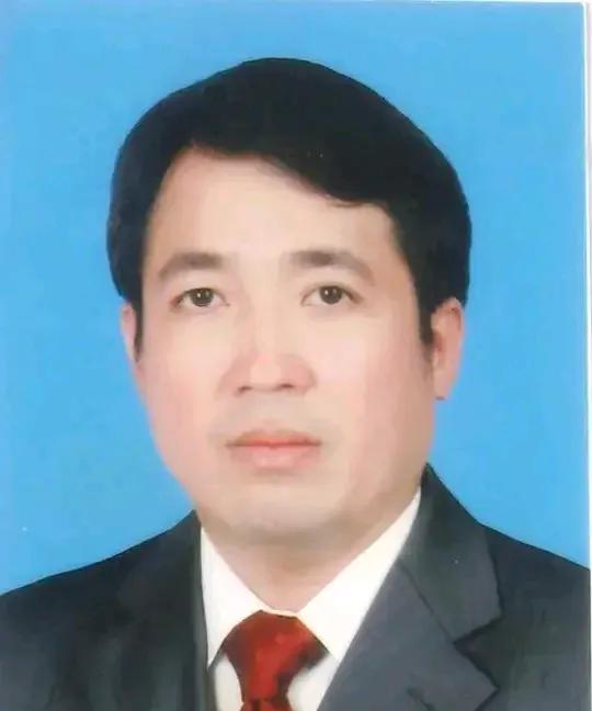 落马高官的欲望是无底洞、最终还不是锒铛入狱，你说何苦来哉！最近广西官场真