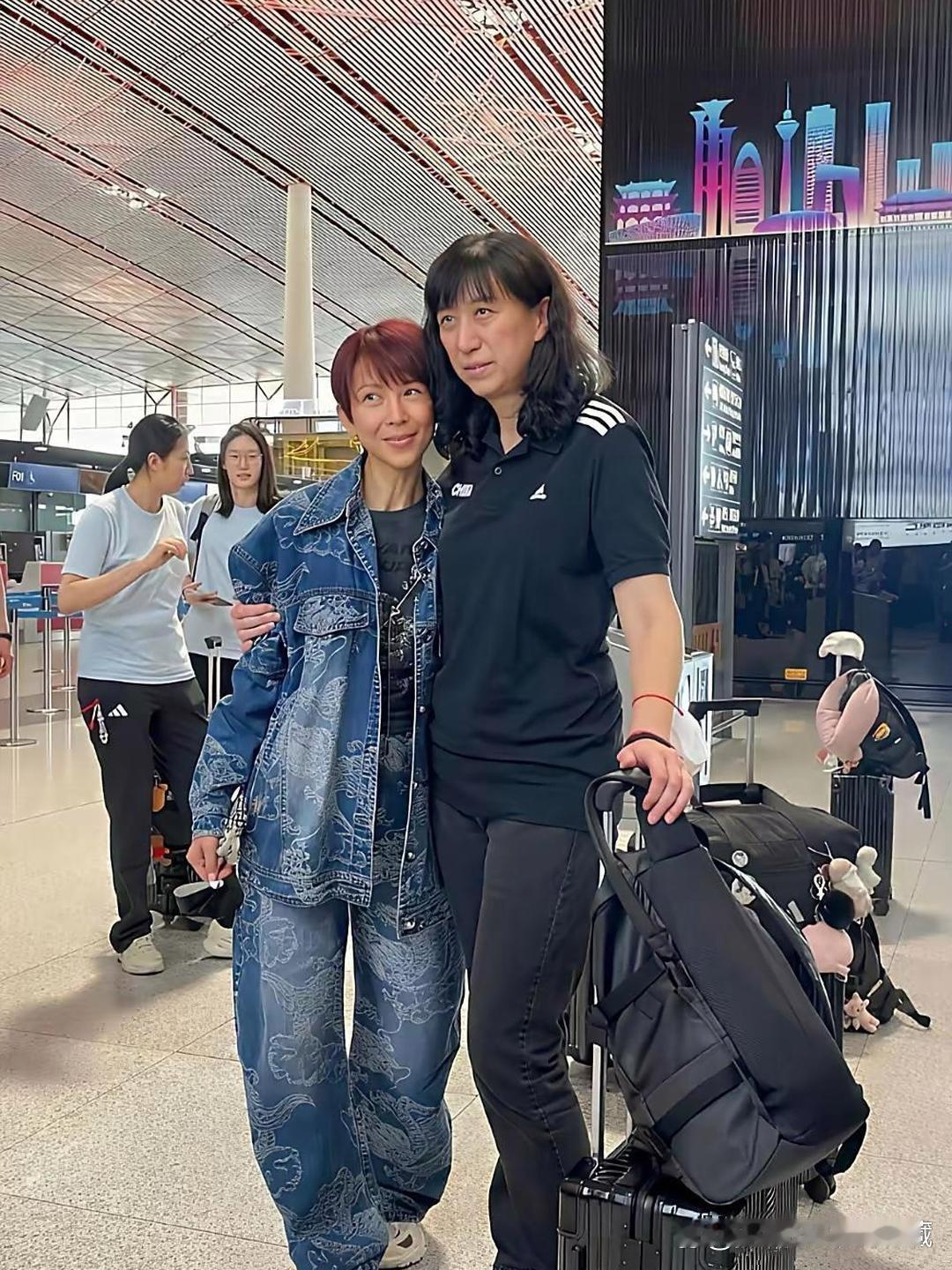 不是吧，蔡少芬现实里就长这样？ ​