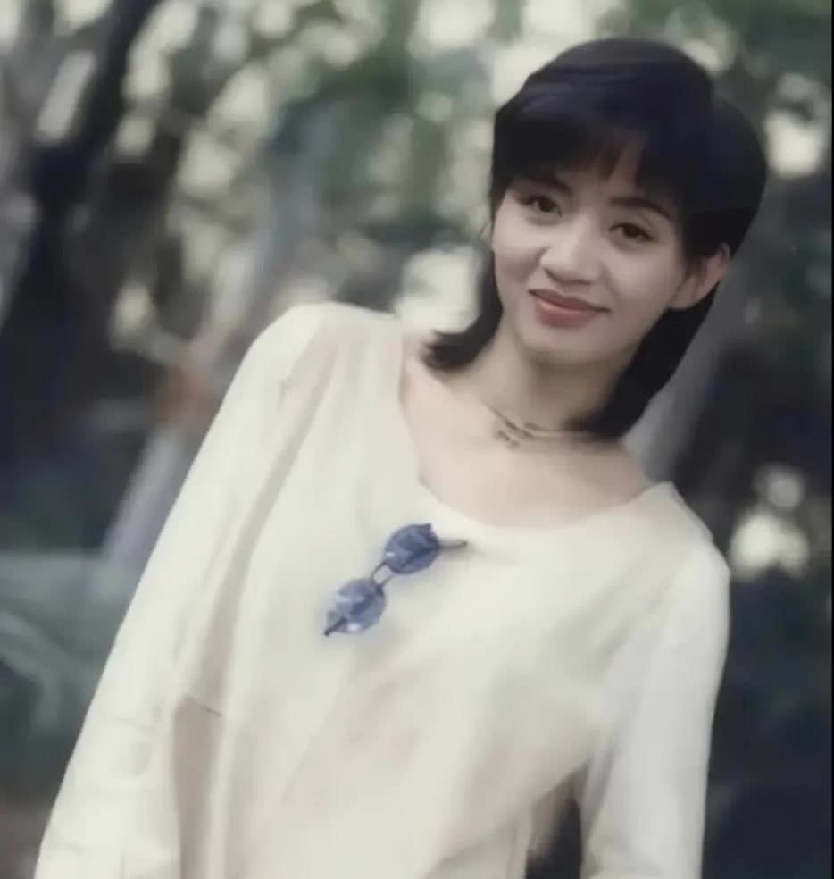 梅艳芳的信托基金，那才叫真正的信托基金。​2003年她走时立下遗嘱，